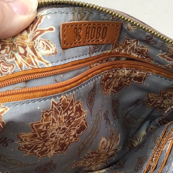 Hobo Sable leather full fringe wristlet - Picture 10 of 13